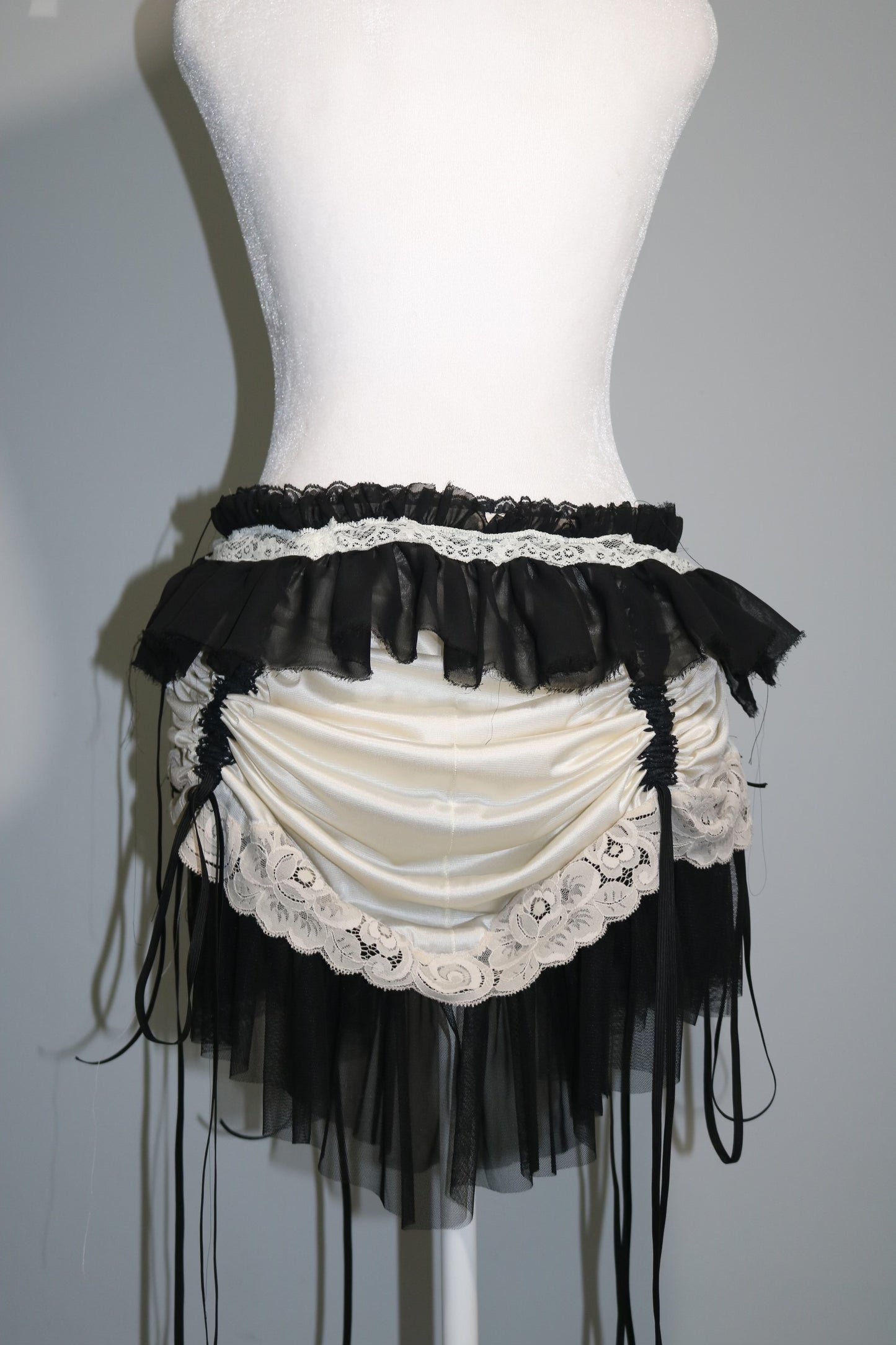 xs/medium length adjusting skirt