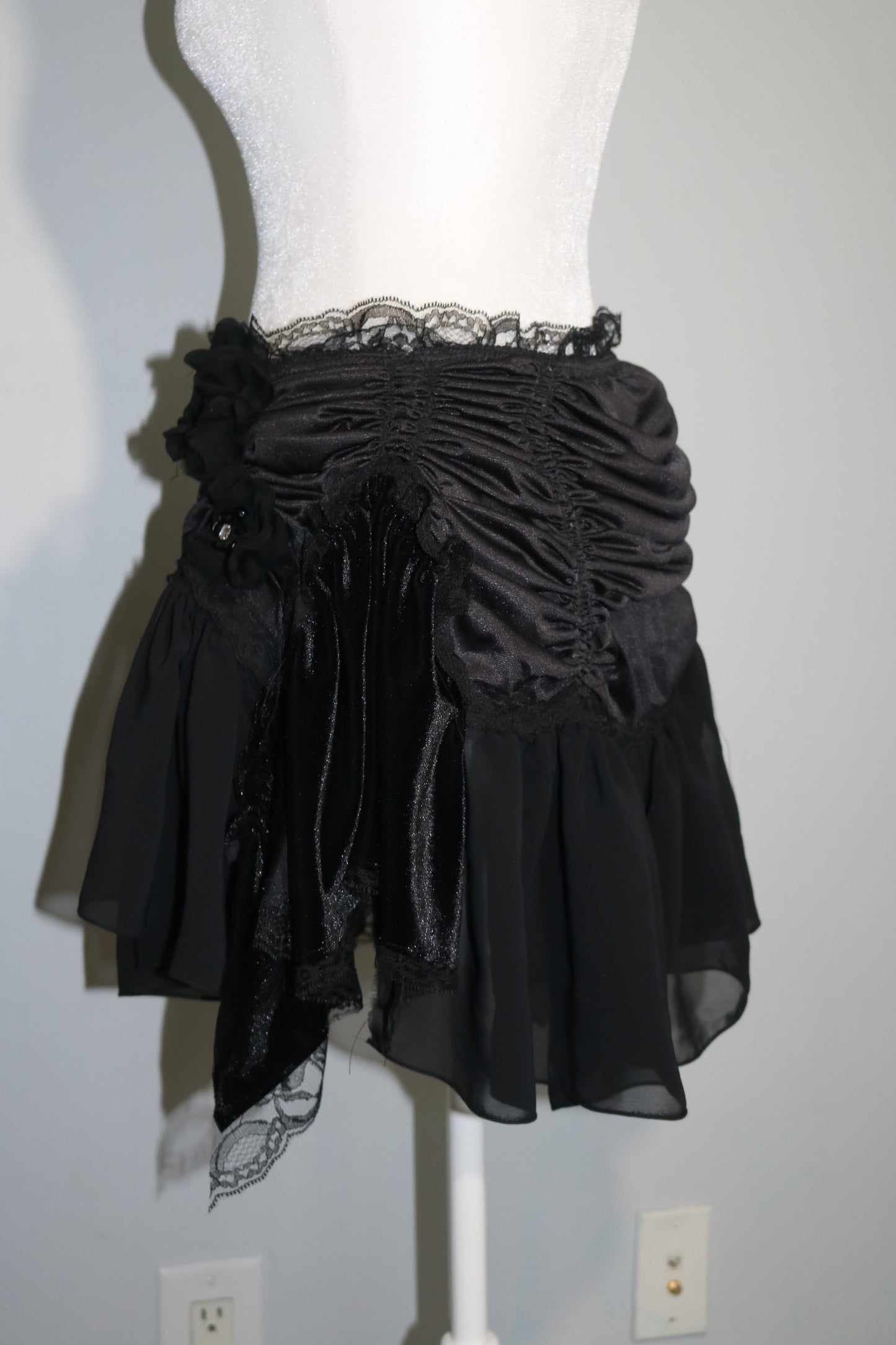 black xs/medium skirt